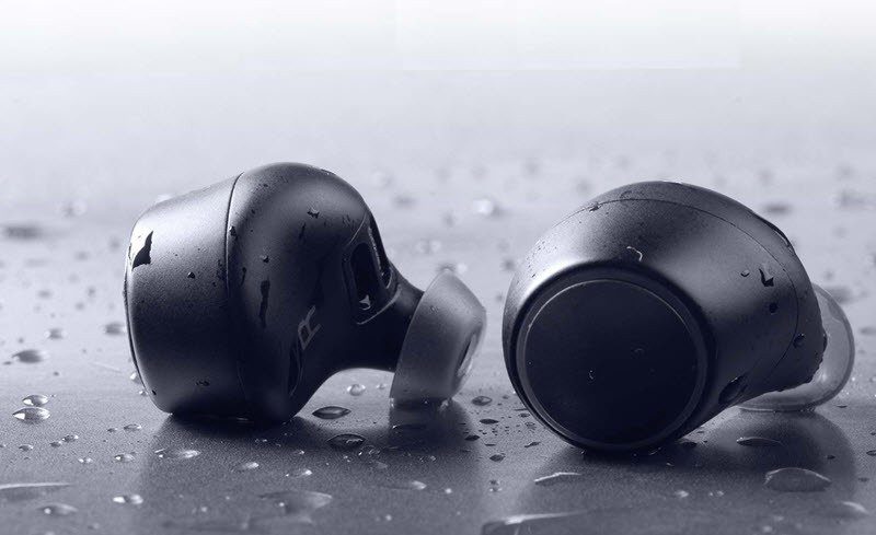 Creative Outlier Air против Powerbeats Pro 16