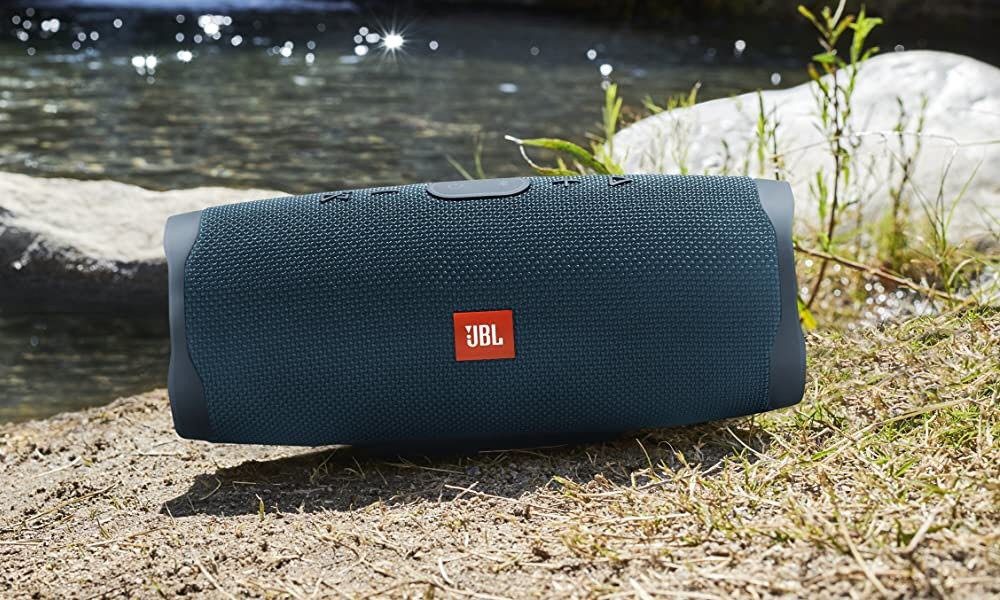 JBL Flip 5 против JBL Charge 4 с зарядкой 2