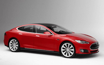 2013 Tesla Model S спереди три четверти
