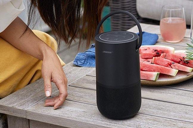 Сравнение портативной умной колонки Bose и Soundlink Revolve Plus 3