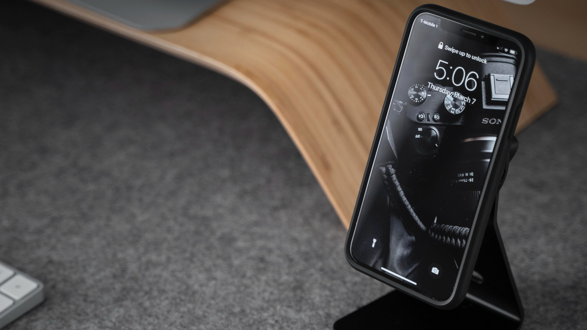 лучшие настольные подставки для iPhone