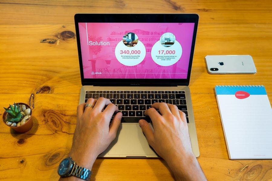 Как добавить голос за кадром в презентацию Canva 0