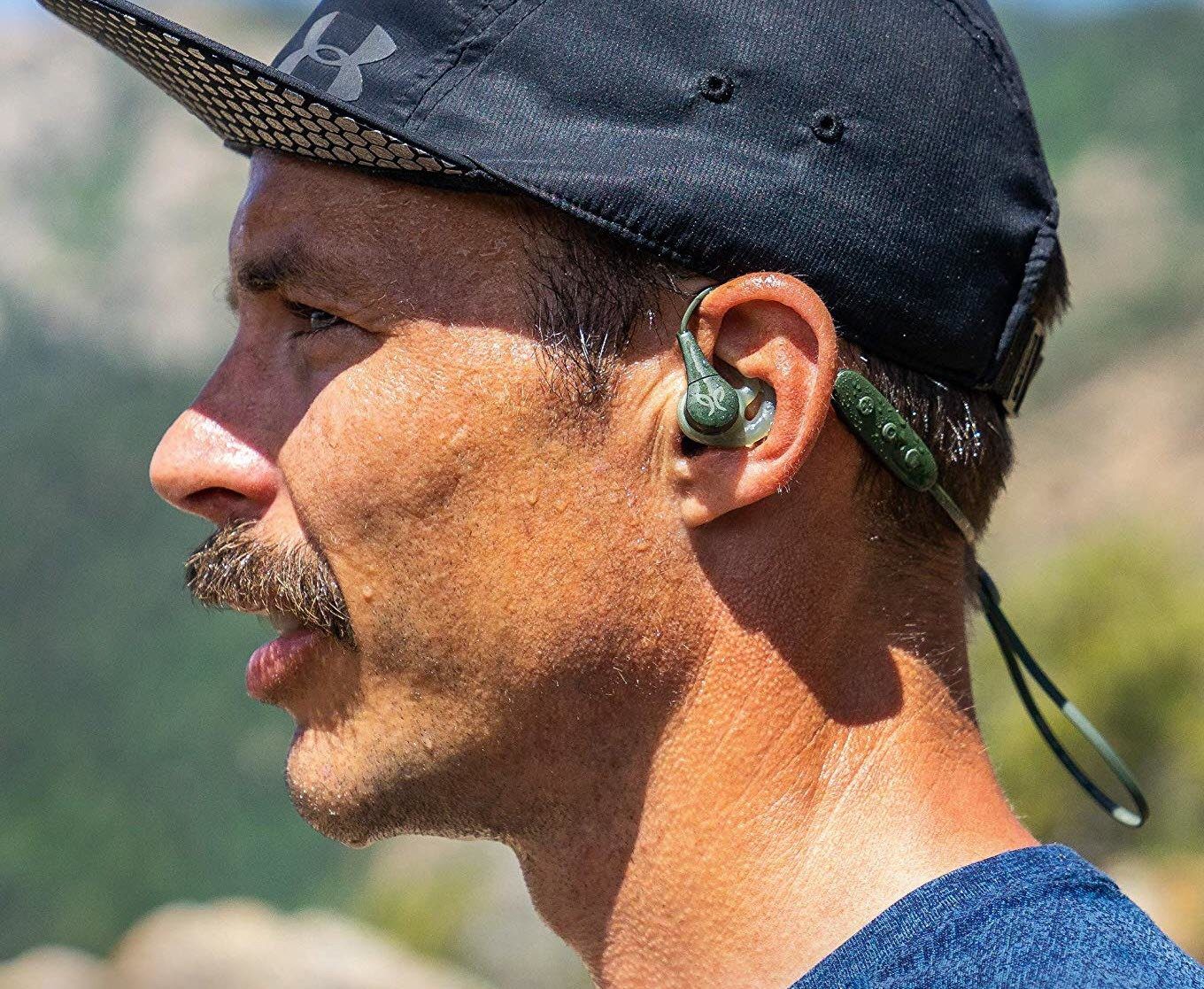 Сравнение Plantronics Backbeat Fit 2100 и Jaybird X4 3
