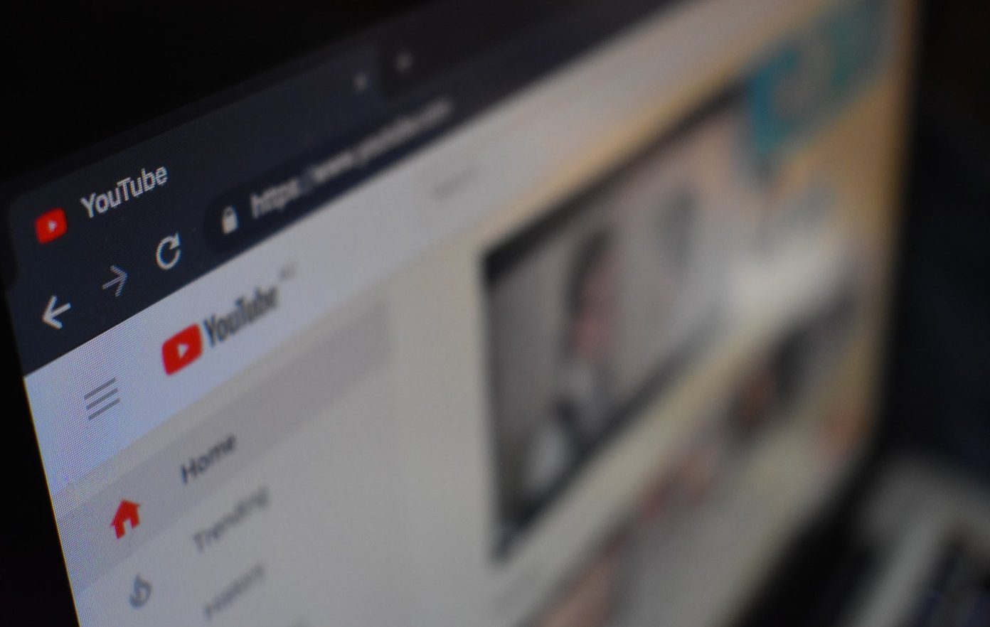 Исправить комментарии на YouTube, не загружающие хромированное изображение