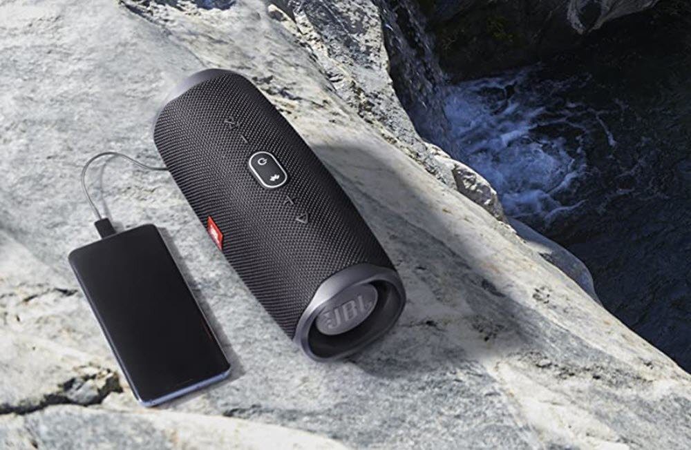 JBL Flip 5 против JBL Charge 4 с зарядкой 3