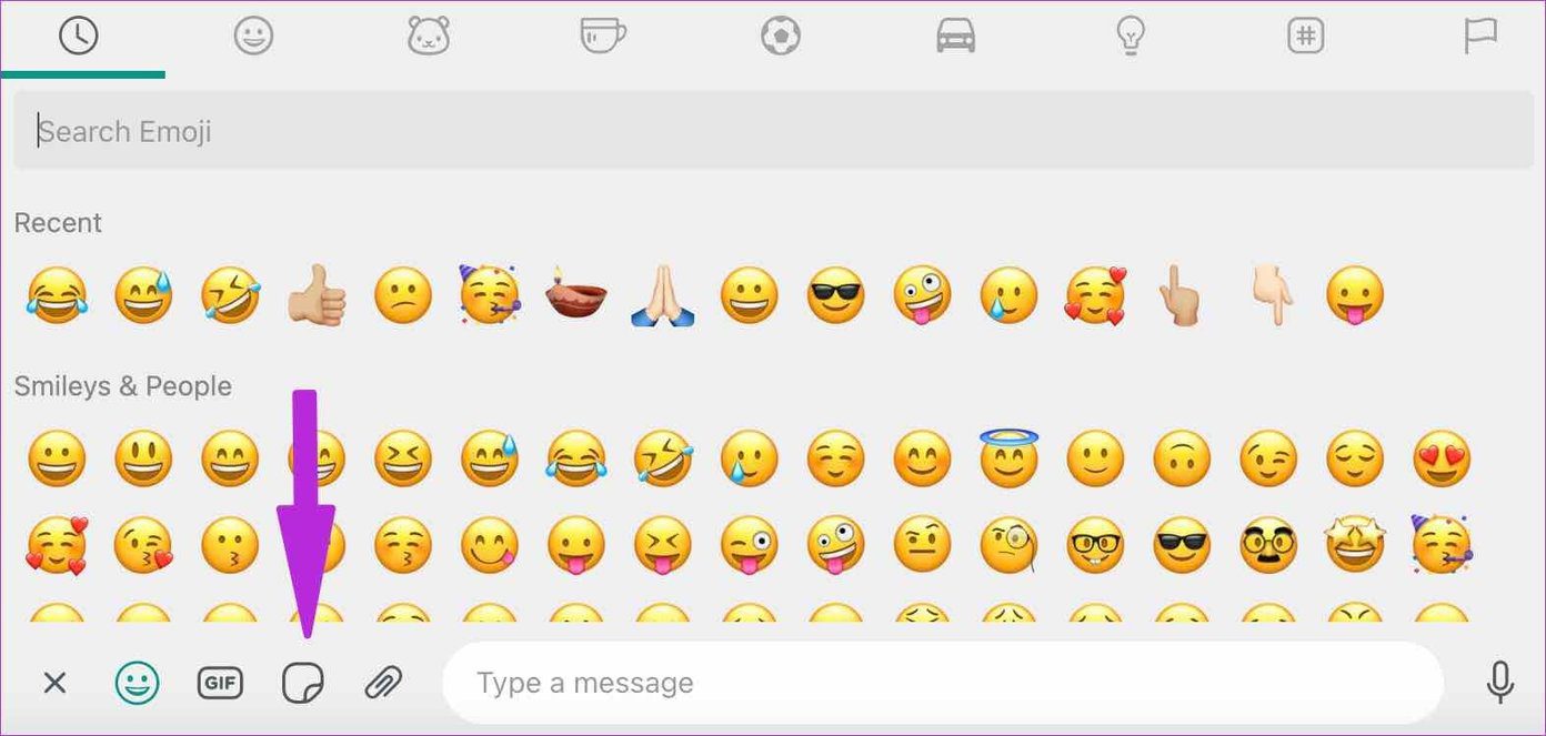 Выберите наклейку WhatsApp
